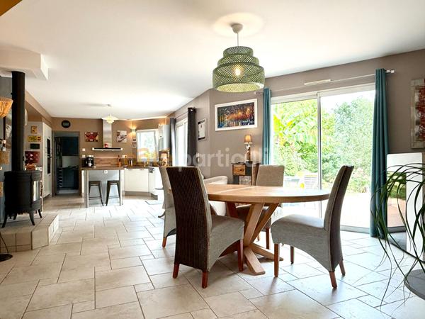 Vente
                Maison132,5 m² - 6 Pièces -
                    COUTANCES (50200)