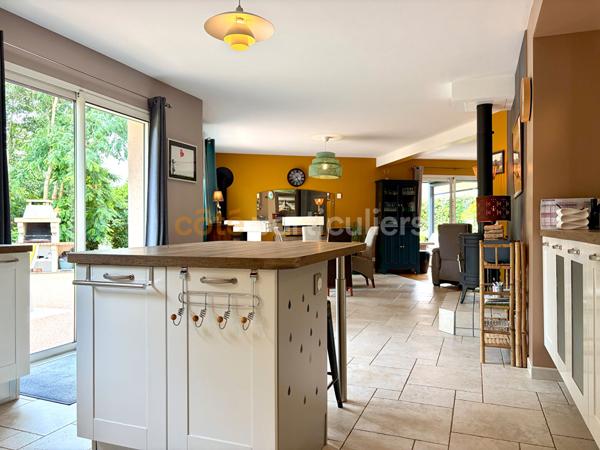 Vente
                Maison132,5 m² - 6 Pièces -
                    COUTANCES (50200)