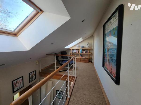 Maison de caractère en pierre rénovée dans hameau en campagne