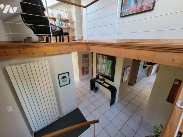 Maison de caractère en pierre rénovée dans hameau en campagne