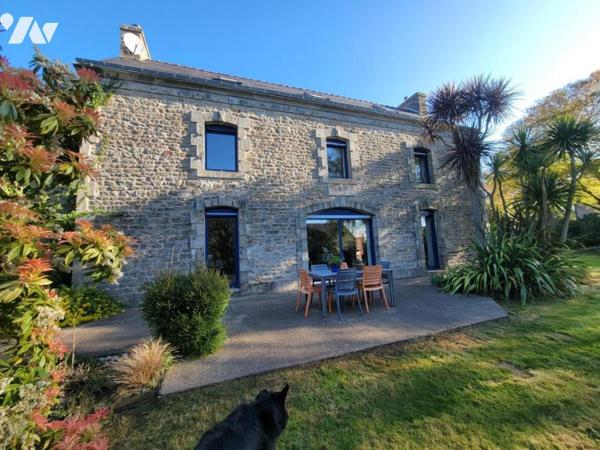 Maison de caractère en pierre rénovée dans hameau en campagne