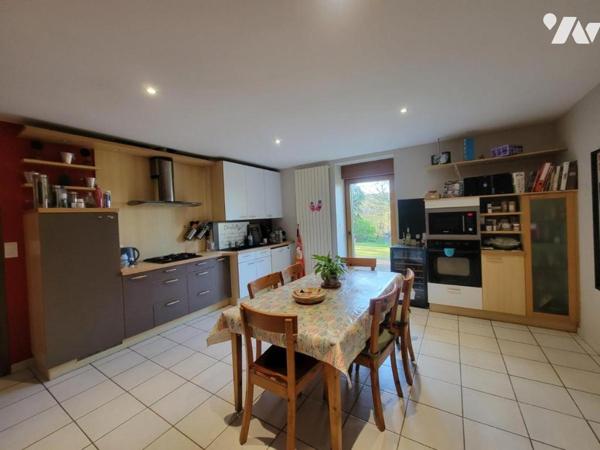 Maison de caractère en pierre rénovée dans hameau en campagne