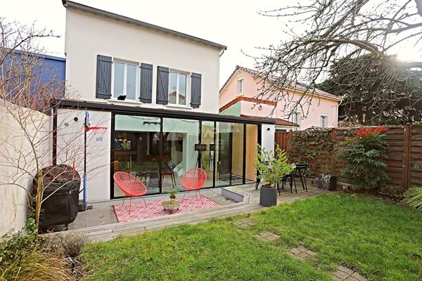 Maison Nanterre 5 pièce(s) 750 000 € **  - Référence  15439