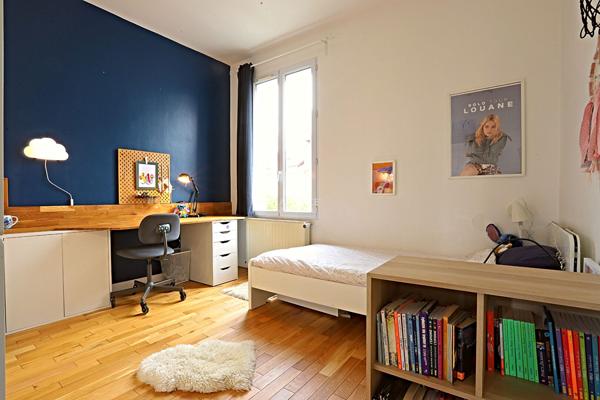 Maison Nanterre 5 pièce(s) 750 000 € **  - Référence  15439