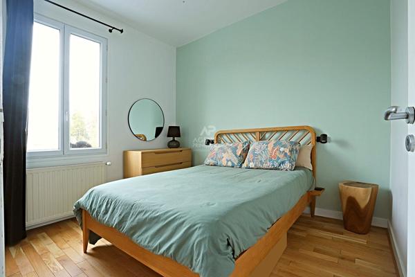 Maison Nanterre 5 pièce(s) 750 000 € **  - Référence  15439