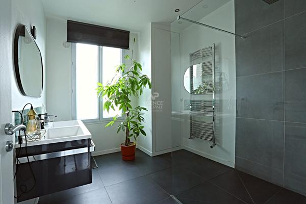 Maison Nanterre 5 pièce(s) 750 000 € **  - Référence  15439