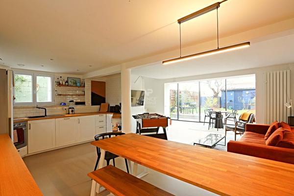 Maison Nanterre 5 pièce(s) 750 000 € **  - Référence  15439