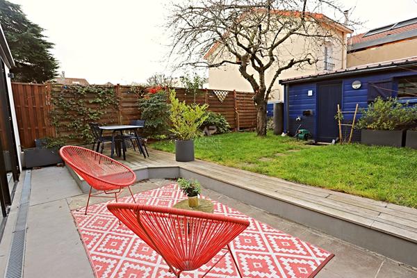 Maison Nanterre 5 pièce(s) 750 000 € **  - Référence  15439