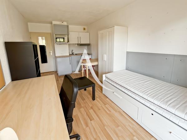 Studio meublé de 18 m² avec balcon et place de parking privative Marseille 13013