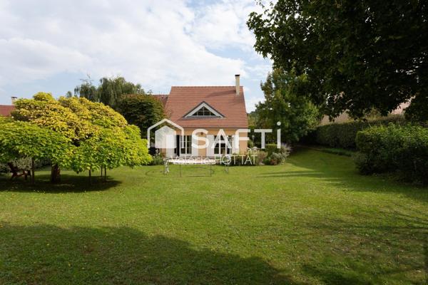 Grande villa familiale sur terrain piscinable.