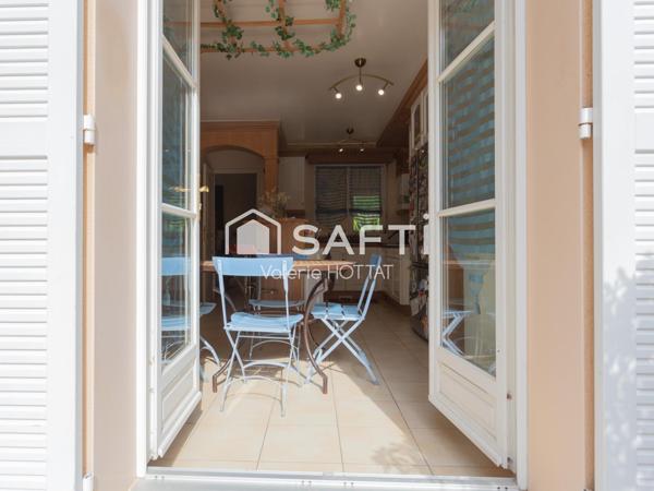 Grande villa familiale sur terrain piscinable.