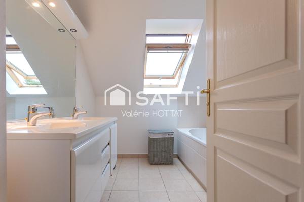 Grande villa familiale sur terrain piscinable.