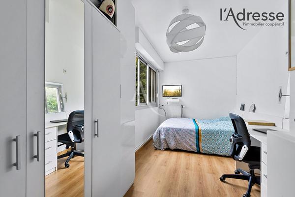 SURESNES Mont Valérien - 5 pièces de 103m² - Terrasse de 21m² et balcon de 9m² - Vue Paris Tour Eiffel- cave et double place de parking