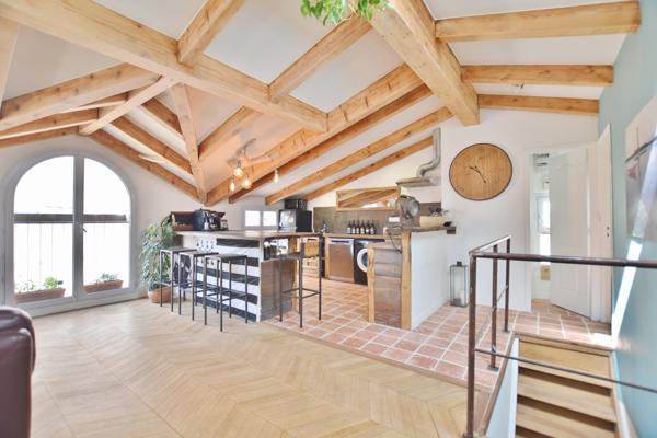 AJACCIO Centre Ville - Charmant T3 rénové en dernier étage Ajaccio (20000)