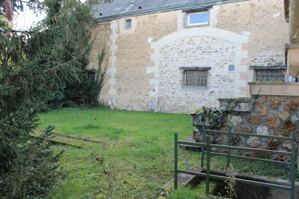 Charmante maison au centre de Vouneuil-sur-Vienne : Laissez libre cours à votre imagination !