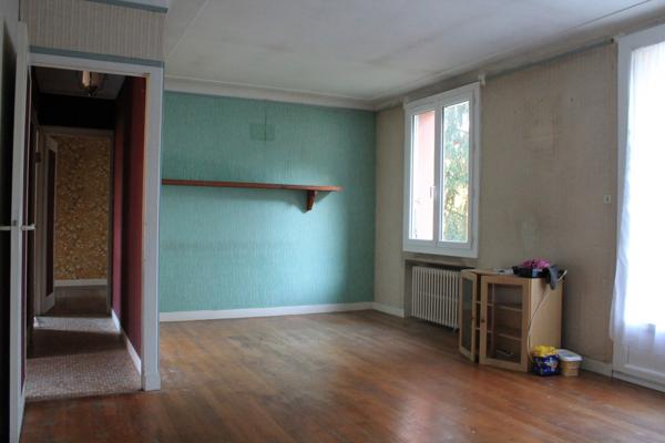 Charmante maison au centre de Vouneuil-sur-Vienne : Laissez libre cours à votre imagination !