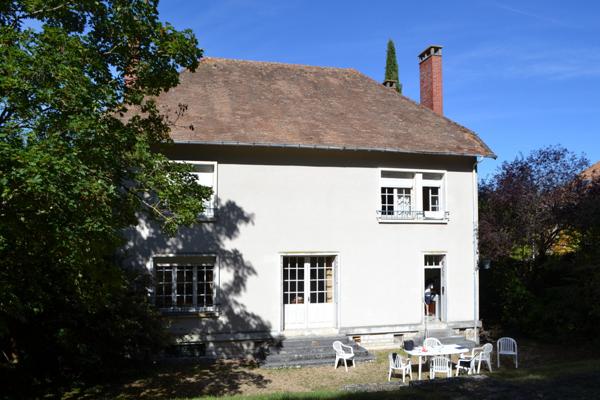 MAISON DE CARACTERE  PROCHE CENTRE LA ROCHE POSAY