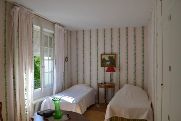MAISON DE CARACTERE  PROCHE CENTRE LA ROCHE POSAY