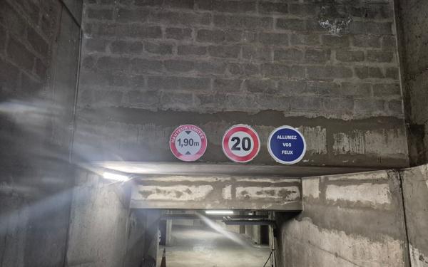 Stationnement à vendre    14 m2 Paris 13
