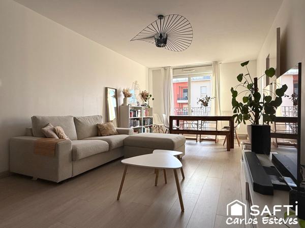 Appartement quatre pièces dans quartier récent