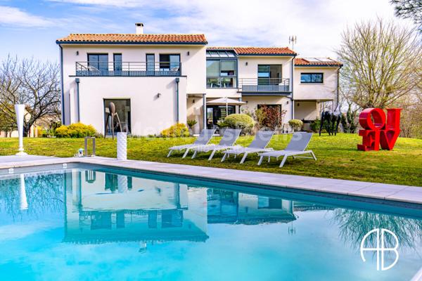 Maison d'architecte de type T5 avec piscine et pool-house, le tout sur un terrain de 3700 m2