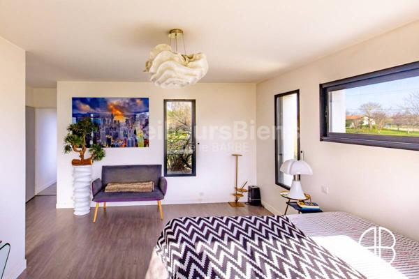 Maison d'architecte de type T5 avec piscine et pool-house, le tout sur un terrain de 3700 m2