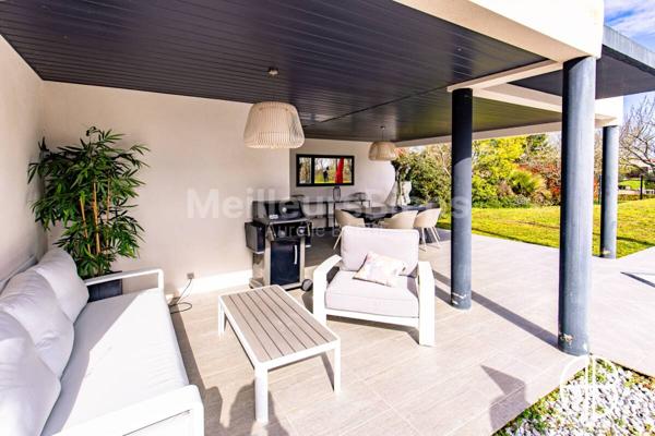 Maison d'architecte de type T5 avec piscine et pool-house, le tout sur un terrain de 3700 m2