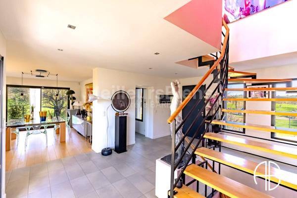 Maison d'architecte de type T5 avec piscine et pool-house, le tout sur un terrain de 3700 m2