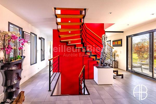 Maison d'architecte de type T5 avec piscine et pool-house, le tout sur un terrain de 3700 m2