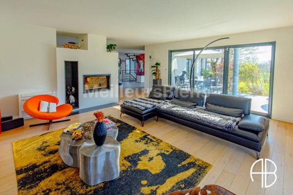 Maison d'architecte de type T5 avec piscine et pool-house, le tout sur un terrain de 3700 m2