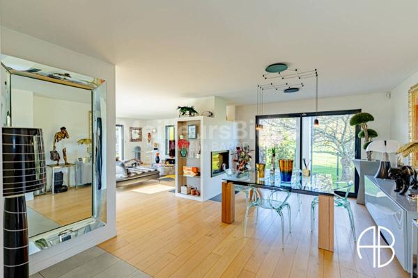 Maison d'architecte de type T5 avec piscine et pool-house, le tout sur un terrain de 3700 m2