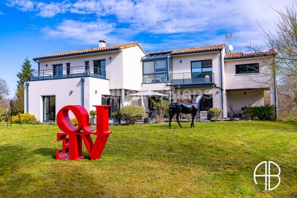 Maison d'architecte de type T5 avec piscine et pool-house, le tout sur un terrain de 3700 m2