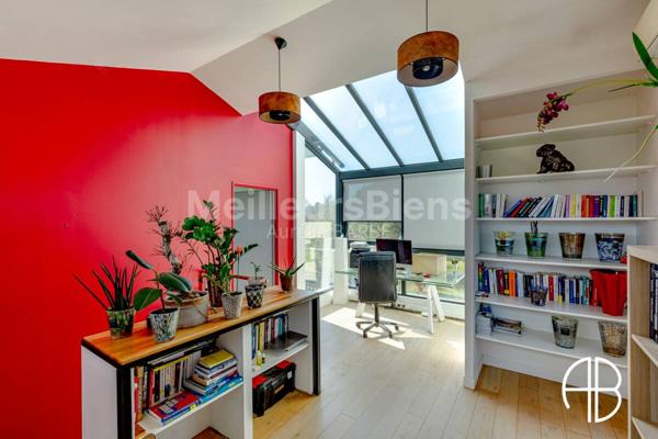 Maison d'architecte de type T5 avec piscine et pool-house, le tout sur un terrain de 3700 m2