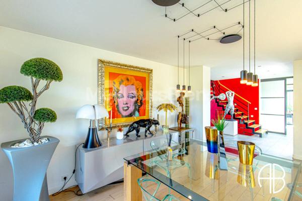 Maison d'architecte de type T5 avec piscine et pool-house, le tout sur un terrain de 3700 m2