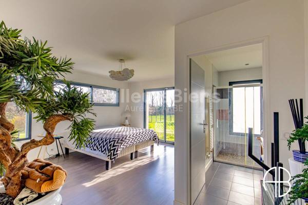 Maison d'architecte de type T5 avec piscine et pool-house, le tout sur un terrain de 3700 m2