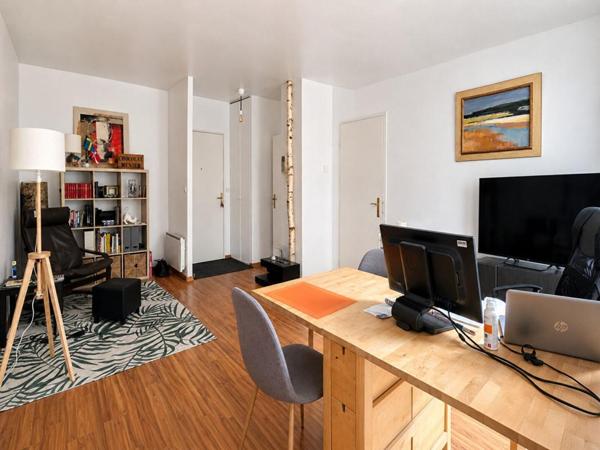 Soissons, F2 en rez-de-jardin avec terrasse et garage fermé