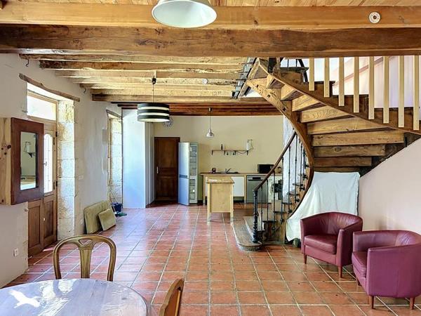 Maison à vendre 369 600 € Jegun 7 p 190 m² DPE D