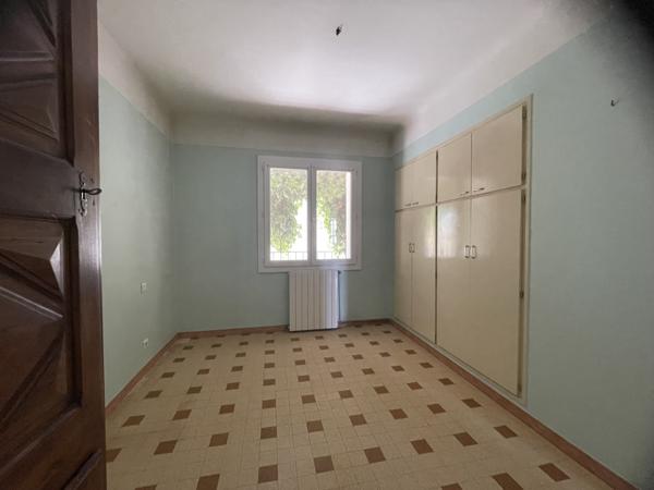 Carcès (83570) CARCES. INVESTISSEMENT/ RENTABILITE LOCATIVE / HABITATION PRINCIPALE Grande Maison de village sans mitoyenneté