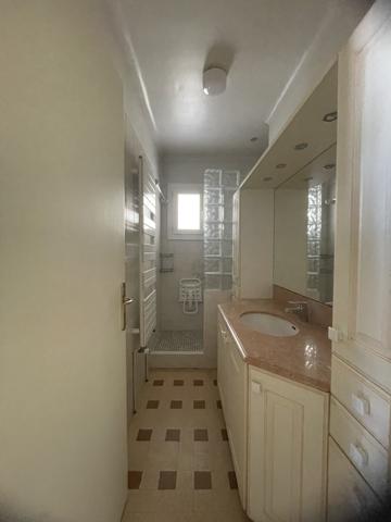 Carcès (83570) CARCES. INVESTISSEMENT/ RENTABILITE LOCATIVE / HABITATION PRINCIPALE Grande Maison de village sans mitoyenneté