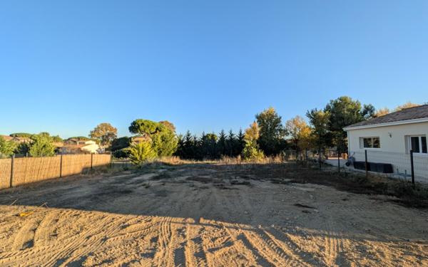 Terrain à vendre    Pouzolles