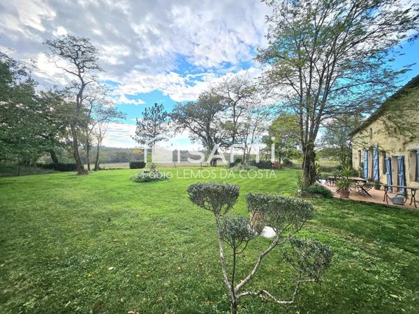 PROPRIÉTÉ EN PIERRE AVEC DEPENDANCE SUR 2,4 HECTARES