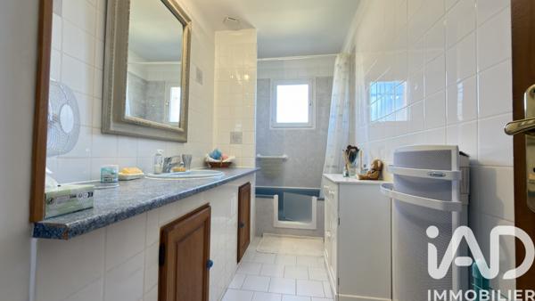 Maison à vendre 6 pièces 135 m² Peyrolles-en-Provence