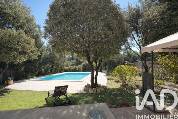 Maison à vendre 6 pièces 135 m² Peyrolles-en-Provence