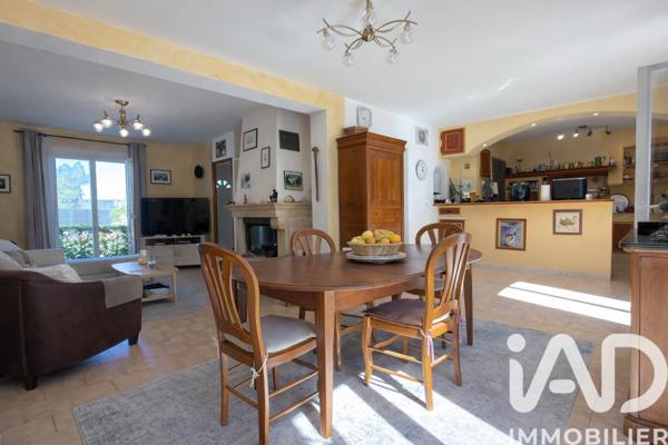 Maison à vendre 6 pièces 135 m² Peyrolles-en-Provence