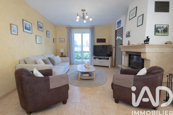 Maison à vendre 6 pièces 135 m² Peyrolles-en-Provence