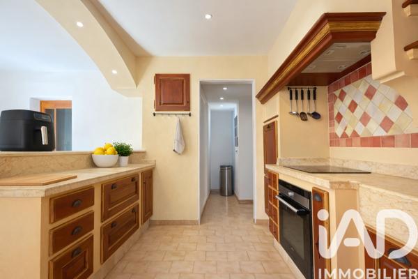 Maison à vendre 6 pièces 135 m² Peyrolles-en-Provence