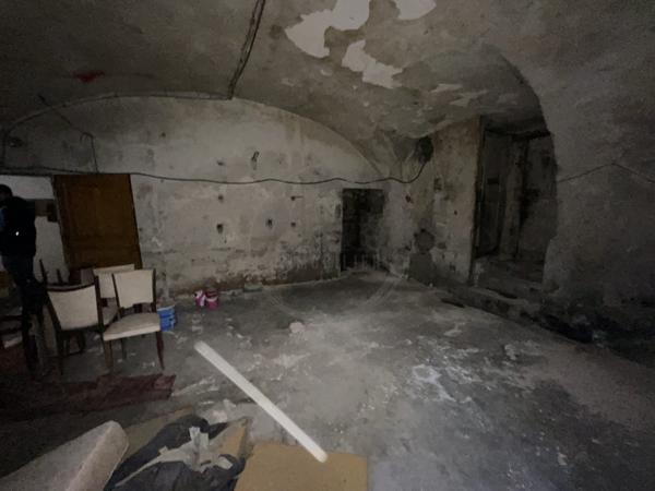 Immeuble à rénover avec garages à Largentière