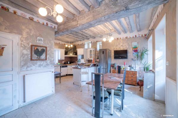 Maison bourgeoise à vendre 5 pièces SAINT GERMAIN DU PUY (18)