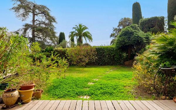Appartement à vendre    6 pièces • 160 m2 Toulon