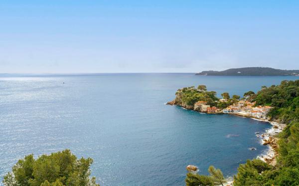 Appartement à vendre    6 pièces • 160 m2 Toulon